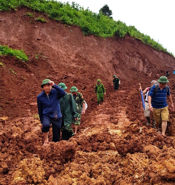 33 người chết và mất tích do mưa lũ, sạt lở đất ảnh 2