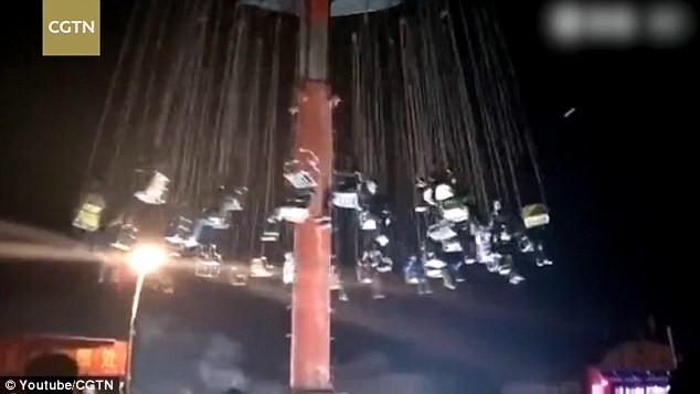 Hãi hùng nhìn đu quay khổng lồ lao xuống đất, 9 người bị thương ảnh 1