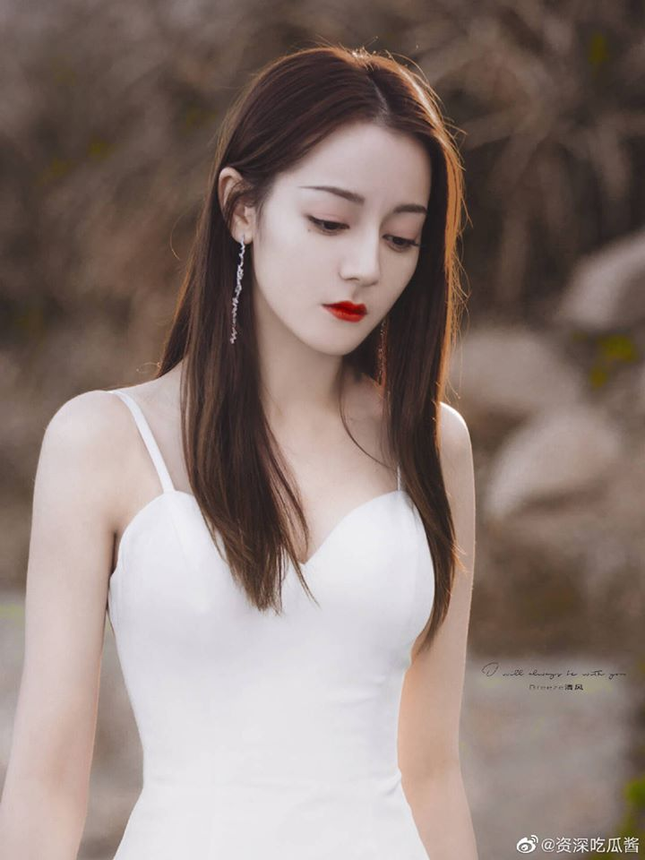 Địch Lệ Nhiệt Ba xinh như thiên thần trong phim mới “Hạnh Phúc Trong Tầm Tay“ ảnh 4