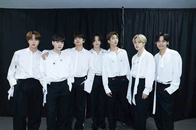 BTS, Taylor Swift, The Weeknd và Justin Bieber “càn quét” giải thưởng AMAs ảnh 4