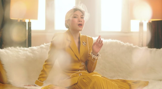 “Chị đẹp” Mỹ Tâm sang chảnh trong MV mới với loạt phụ kiện đến từ thương hiệu Chanel ảnh 4