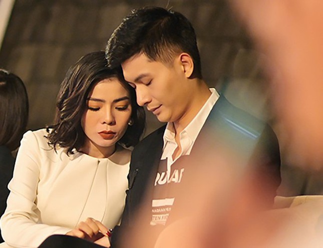 Hậu ly hôn, Lệ Quyên chính thức khoe nhẫn đôi và công khai chuyện hẹn hò bạn trai kém 12 tuổi ảnh 5