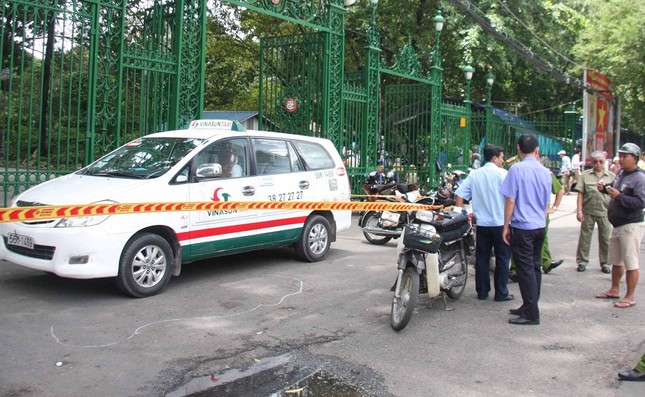 Tài xế taxi đâm chết lái xe ôm ở trung tâm Sài Gòn ảnh 1