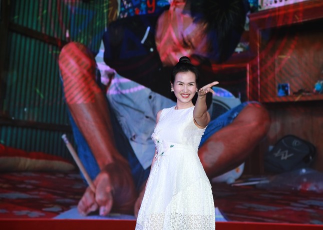 Hoa hậu H'Hen Niê xúc động khi được truyền cảm hứng từ người khuyết tật ảnh 9