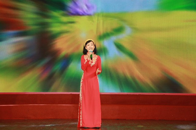 Hoa hậu H'Hen Niê xúc động khi được truyền cảm hứng từ người khuyết tật ảnh 12