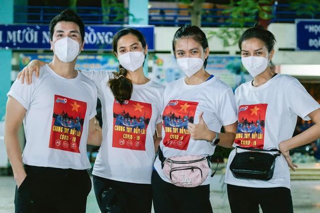 Tân hoa hậu Hoàn vũ Việt Nam 2022 là tình nguyện viên năng nổ nhiệt huyết chống dịch COVID-19 ảnh 8