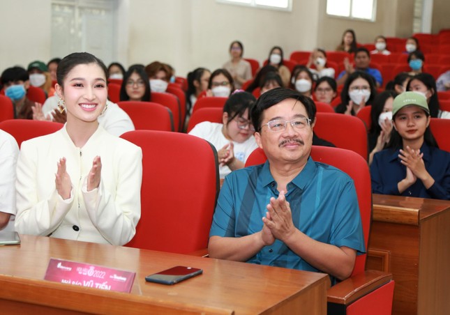 Á hậu Phương Nhi trong buổi tuyển sinh Hoa hậu Việt Nam 2022 ảnh 1