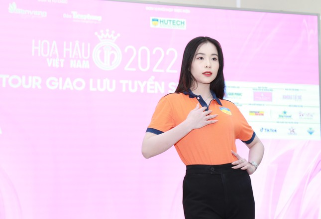 Á hậu Phương Nhi trong buổi tuyển sinh Hoa hậu Việt Nam 2022 ảnh 9