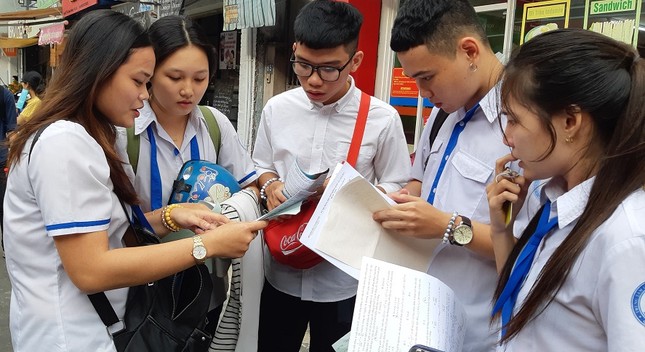 Nhiều trường đại học tại TPHCM công bố thí sinh trúng tuyển thẳng ảnh 1
