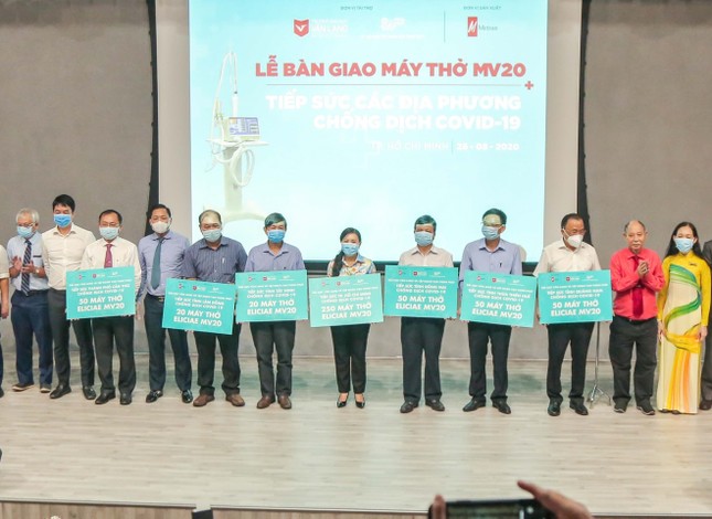 Bàn giao 540 máy thở MV20 cho 8 địa phương để điều trị COVID-19 ảnh 1