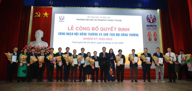 Những bí thư, chủ tịnh tỉnh tham gia Hội đồng trường ảnh 1