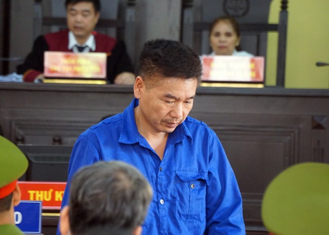 Hai phụ huynh đưa hối lộ nâng điểm được trả tự do tại tòa ảnh 2