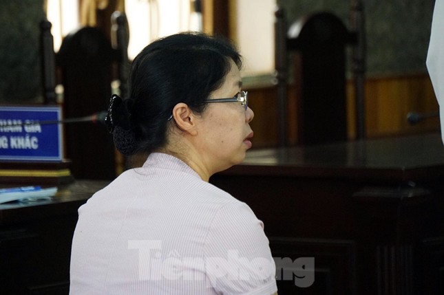 Hai phụ huynh đưa hối lộ nâng điểm được trả tự do tại tòa ảnh 3