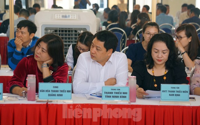 Chung tay làm sạch bãi biển Đồ Sơn, trao tặng khu vui chơi thiếu nhi ảnh 2