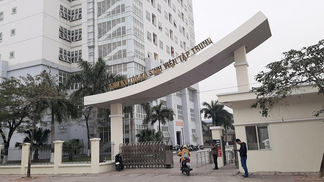 Nữ sinh ở Hải Phòng bị đuổi khỏi ký túc vì nghe điện thoại ở hành lang ảnh 2