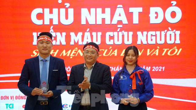 Đông đảo bạn trẻ tham gia hiến máu cứu người tại Đại học Hải Phòng ảnh 14