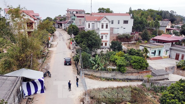 Hình ảnh lực lượng chức năng phong tỏa thành phố Chí Linh ảnh 1