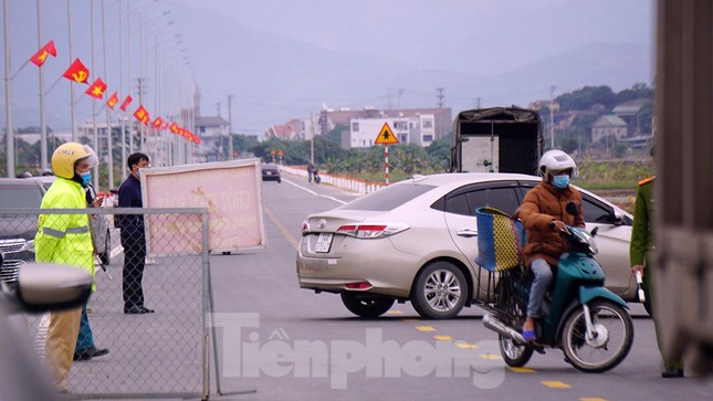 Hình ảnh lực lượng chức năng phong tỏa thành phố Chí Linh ảnh 13