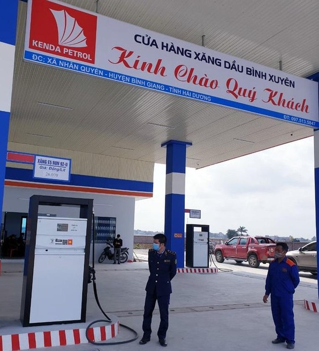 Hải Dương niêm phong cửa hàng bán xăng lẫn nước lã ảnh 1