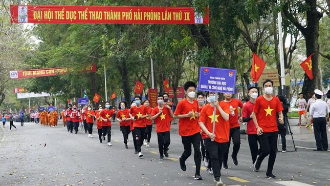 Tuổi trẻ Hải Phòng ra quân hưởng ứng Chủ nhật xanh ảnh 11