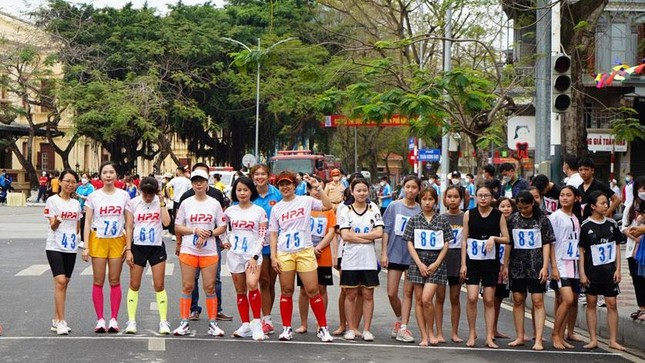 Tuổi trẻ Hải Phòng ra quân hưởng ứng Chủ nhật xanh ảnh 10