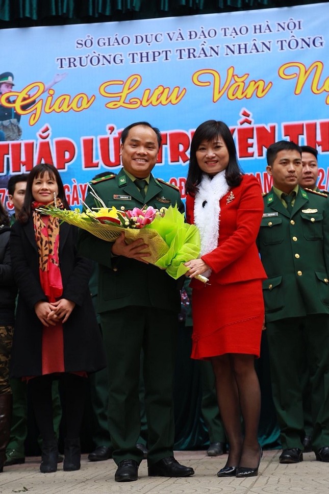 Giao lưu văn nghệ “Thắp lửa truyền thống” ảnh 6