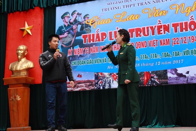 Giao lưu văn nghệ “Thắp lửa truyền thống” ảnh 1
