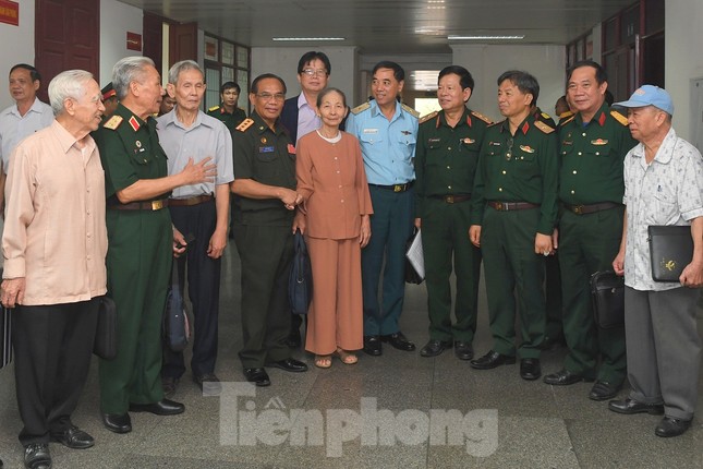 Nguyên Tổng Bí thư Lê Khả Phiêu: Quan hệ Việt Nam - Lào là tài sản vô giá ảnh 1