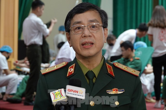 Hơn 500 ĐVTN Học viện Quân y hiến máu cứu người ảnh 1