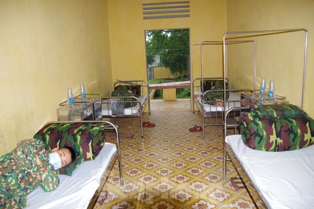 Quân đội diễn tập thực binh quy mô lớn chống Covid-19 ảnh 8