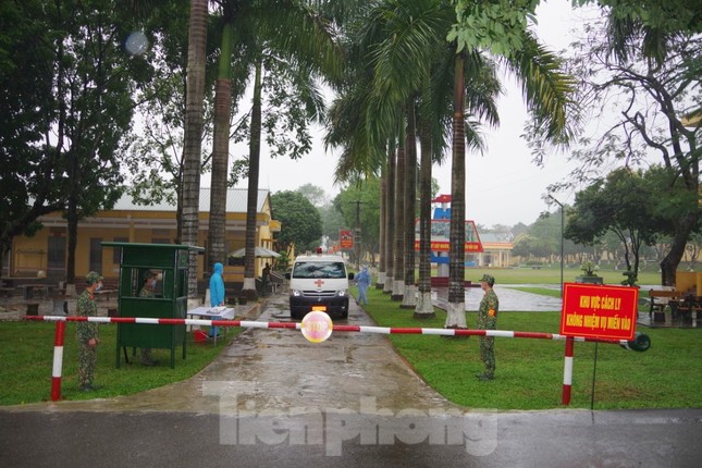 Quân đội diễn tập thực binh quy mô lớn chống Covid-19 ảnh 3