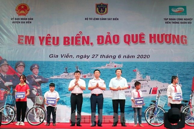 Bồi đắp tình yêu biển đảo cho học sinh ảnh 1