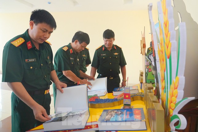 Bổ trợ nâng cao ý thức pháp luật cho thanh niên Quân đội ảnh 1