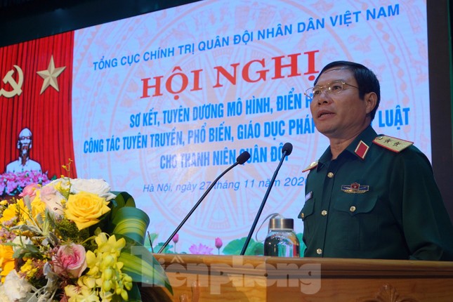 Cấm hạ sĩ quan - binh sĩ sử dụng xe máy tham gia giao thông ảnh 3
