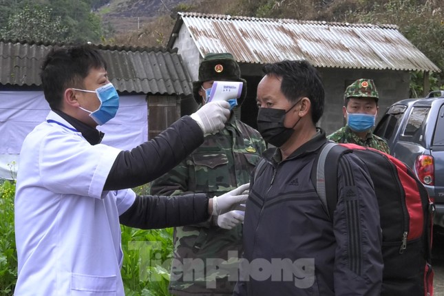 Bắt 35 người nhập cảnh trái phép về Việt Nam ảnh 1