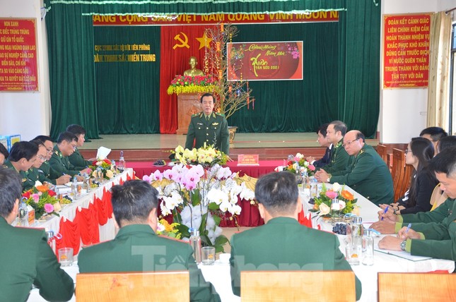 Tư lệnh Biên phòng thị sát tuyến biên giới Gia Lai ảnh 1