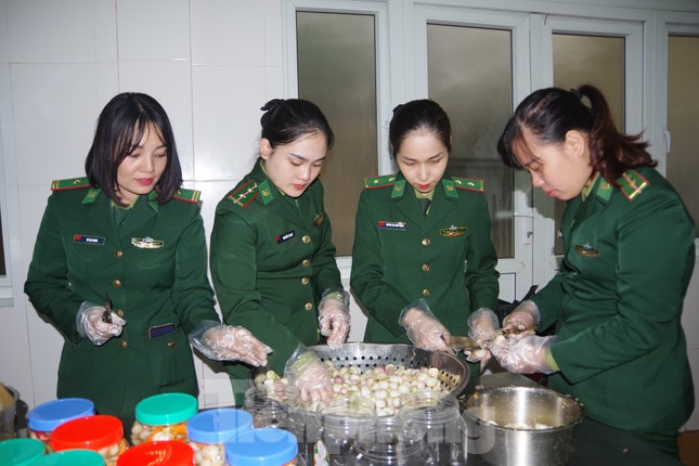 Xuân về, Biên phòng xứ Nghệ nếm mật nằm gai bám chốt ảnh 3