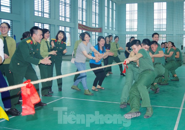 Chiến sĩ Bộ tư lệnh Thủ đô lập công, tô hồng Tháng thanh niên ảnh 1