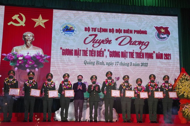 Tôn vinh Gương mặt trẻ tiêu biểu Bộ đội Biên phòng 2021 ảnh 4