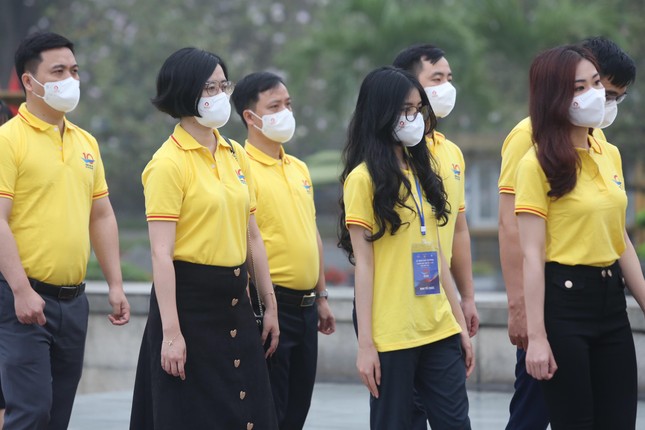 Gương mặt trẻ Việt Nam tiêu biểu báo công dâng Bác ảnh 11