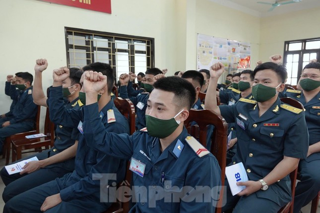 Cán bộ Đoàn và đoàn viên Trung đoàn tên lửa 236 rèn tâm trong, trí sáng ảnh 1