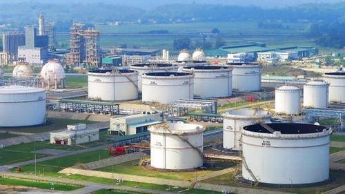 Đề xuất giảm thuế nhập khẩu nguyên liệu sản xuất xăng dầu ảnh 1