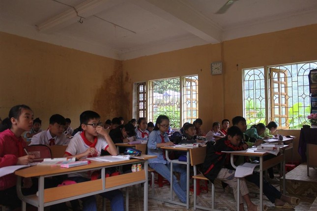 Mang ánh sáng học đường lên vùng cao Mù Cang Chải ảnh 3