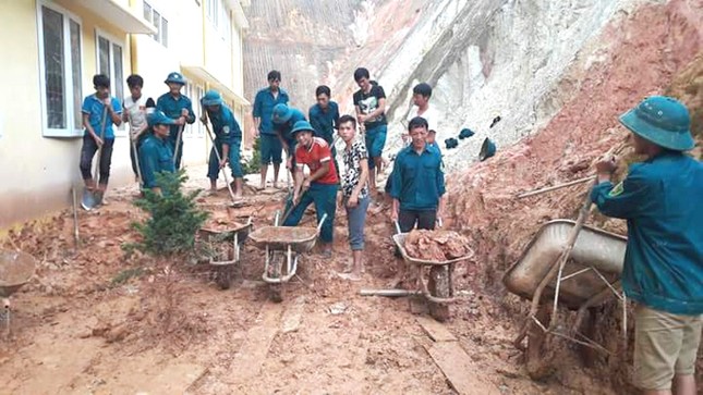 Mang ánh sáng học đường lên vùng cao Mù Cang Chải ảnh 10