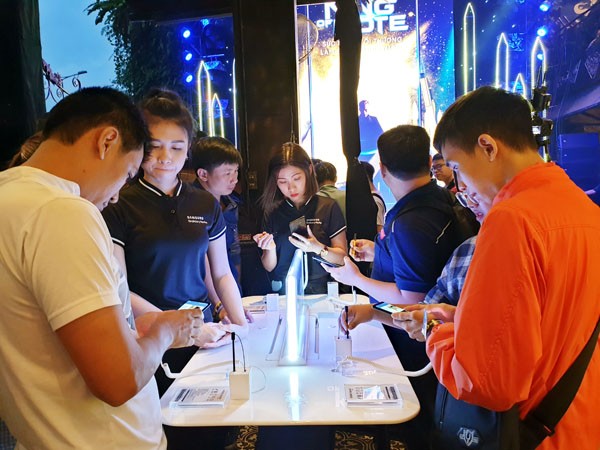 Đặt hàng Galaxy Note 9 tại Thế Giới Di Động, nhận quà tặng 5tr đồng ảnh 1