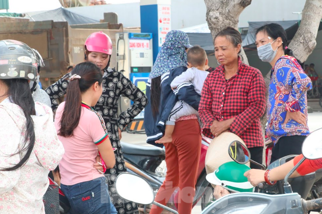 Vừa đi làm trở lại, hơn 40 công nhân lại tiếp tục bị ngộ độc ảnh 5