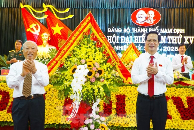 Ông Nguyễn Anh Tuấn được bầu làm Bí thư Thành uỷ Nam Định ảnh 3