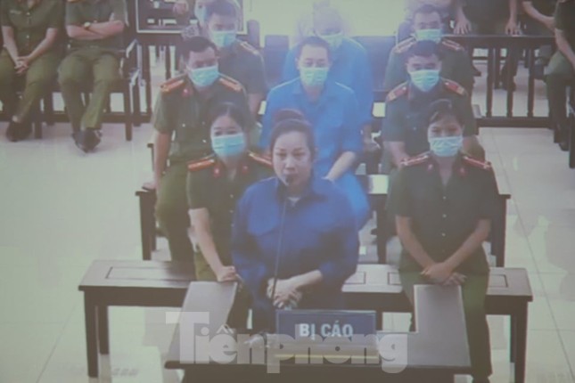 Xử vợ Đường 'Nhuệ' và 4 cán bộ thông thầu đất: Một bị cáo phản cung ảnh 2