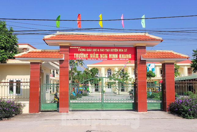 Giáo viên bị tố bạo hành, dọa cho trẻ 15 tháng tuổi uống nước bồn cầu ảnh 1
