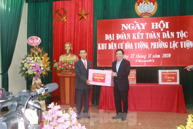 Phó Thủ tướng Phạm Bình Minh dự Ngày hội Đại đoàn kết toàn dân tại Nam Định ảnh 4